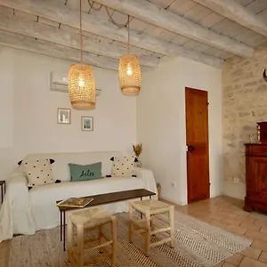 Holiday home Rev'arles Maison De Charmes Aux Arenes 